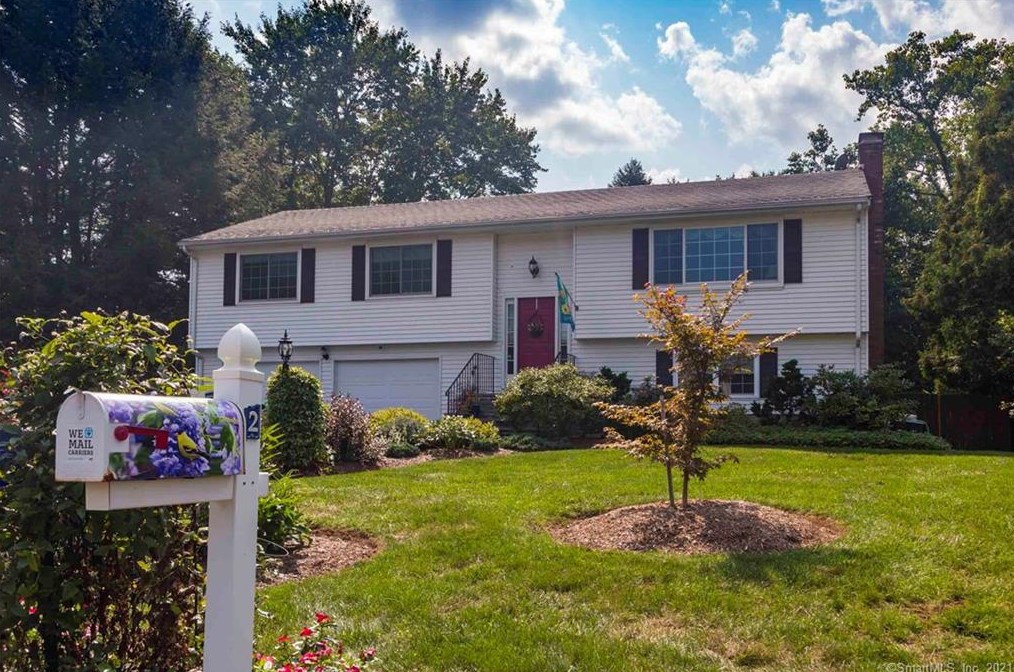 2 Alford Dr, Windsor, CT 06095