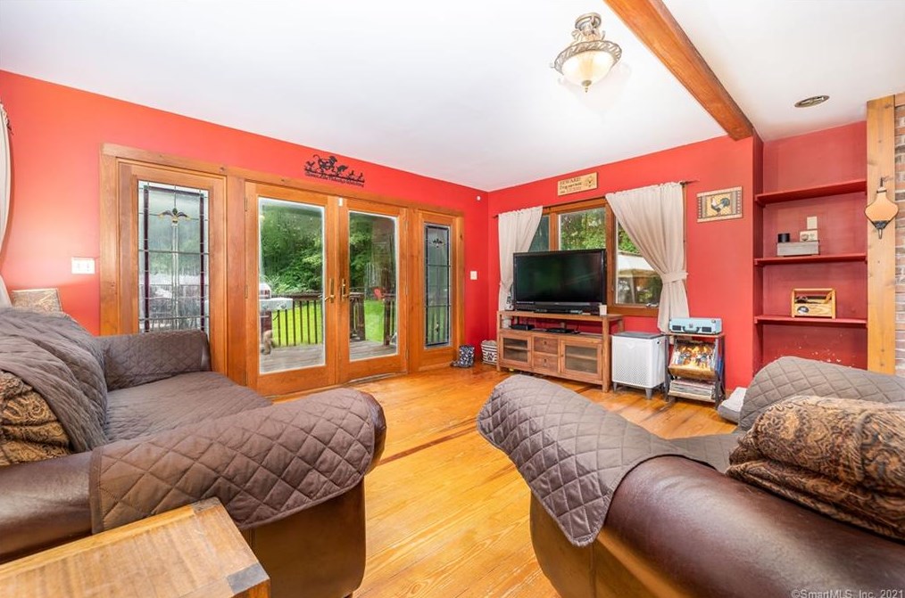 197 Westbrook Rd, Deep River, CT 06417