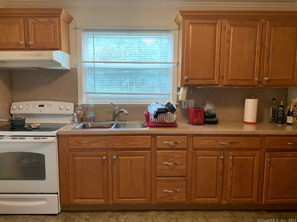 502 Oak Ave #19, Cheshire, CT 06410