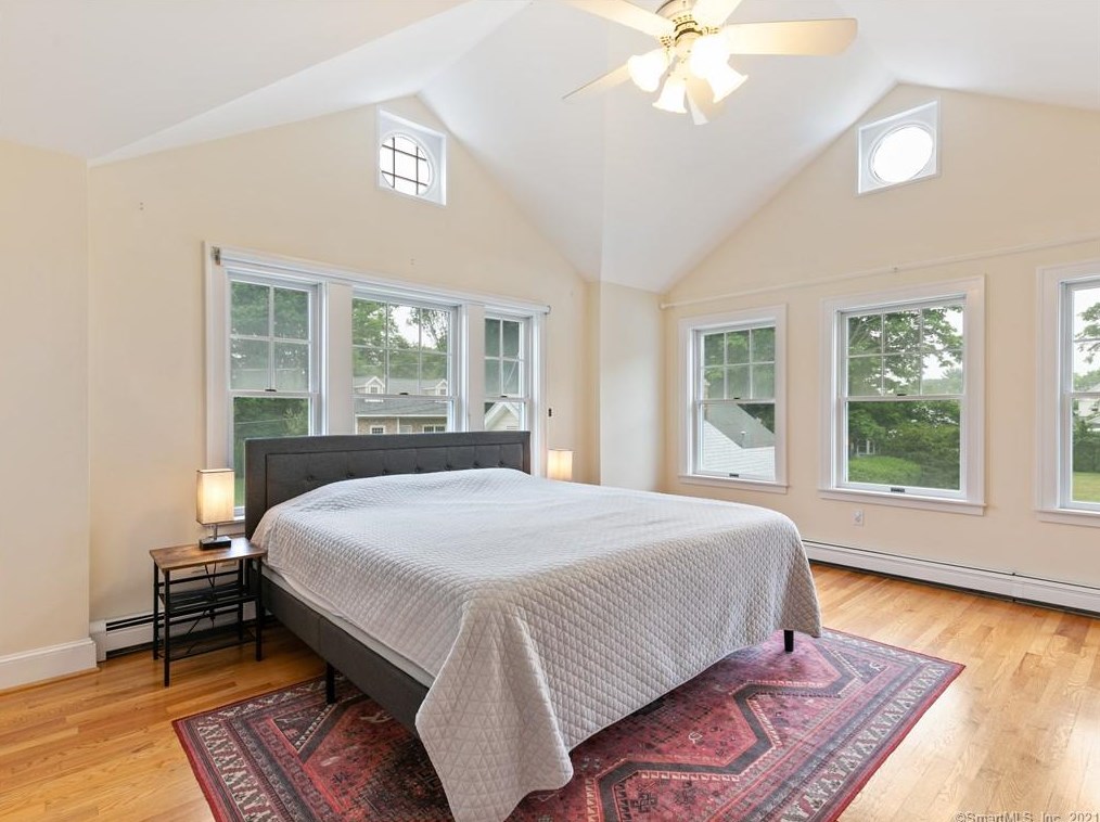 92 Grove St, Clinton CT  06413-1907 exterior