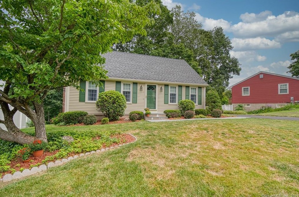 108 Pettit Dr, Meriden, CT 06451