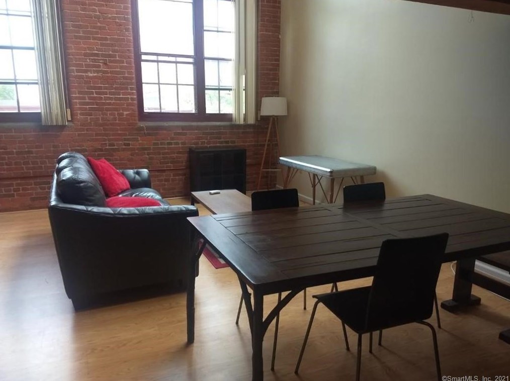 839 Main St Apt 77, Torrington, CT 06790