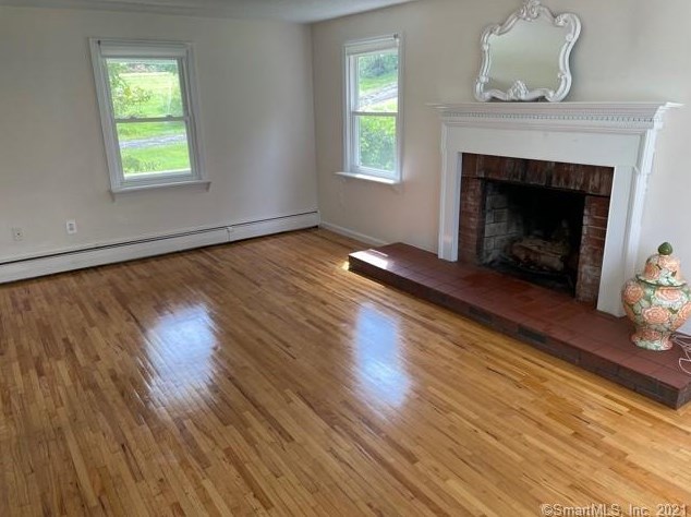 1739 North St, Suffield CT  06078-1123 exterior