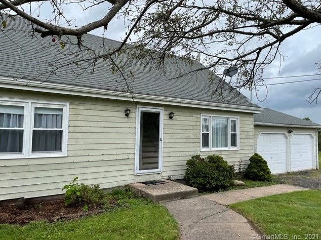 1739 North St, Suffield, CT 06078