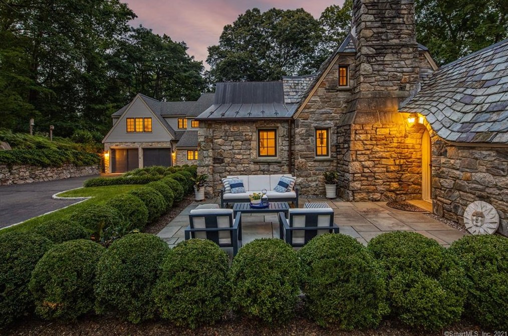 7 April Dr, Westport, CT 06880 exterior
