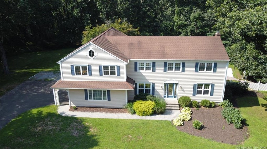 38 Grand Pl, Newtown, CT 06470-2114