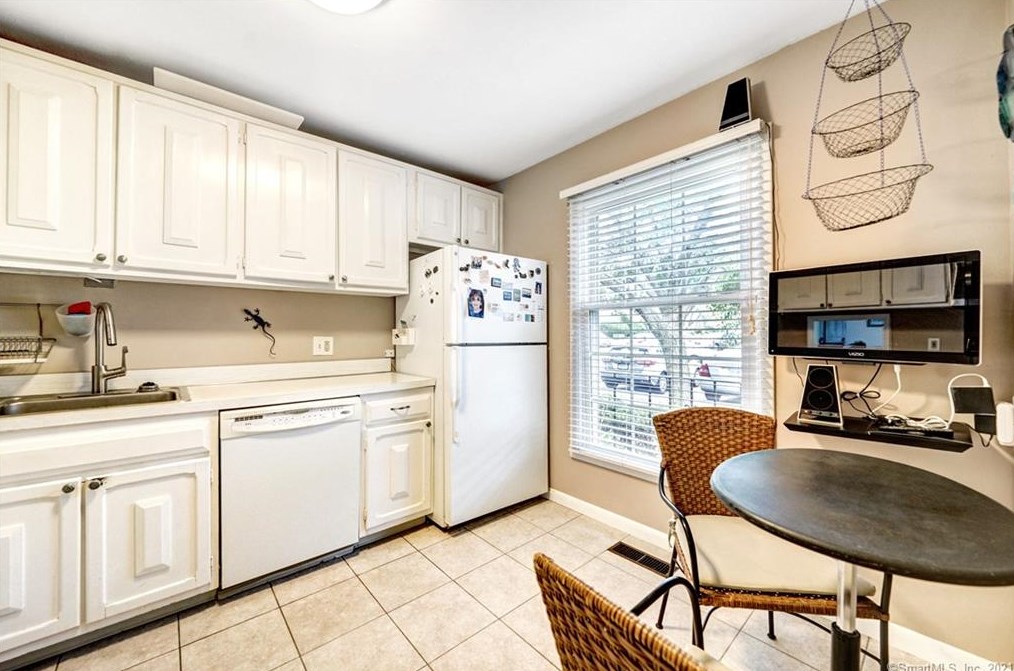71 Salem Walk #71, Milford, CT 06460