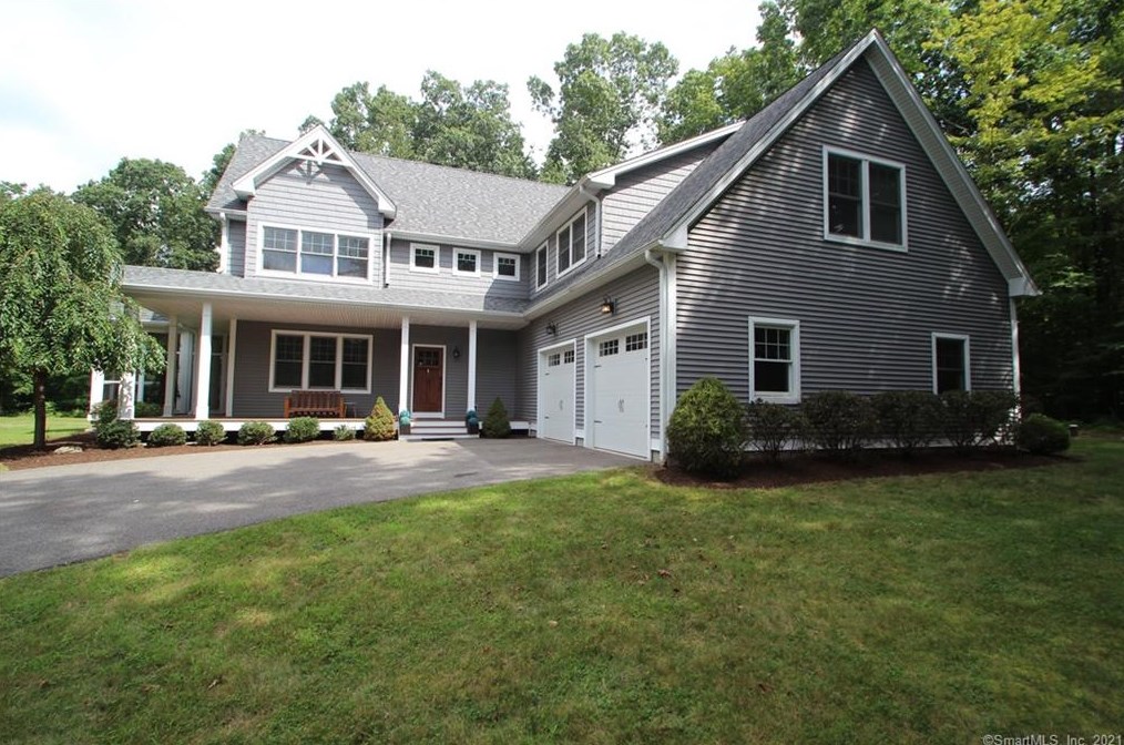 40 Sheffield Dr, Storrs Mansfield, CT 06268