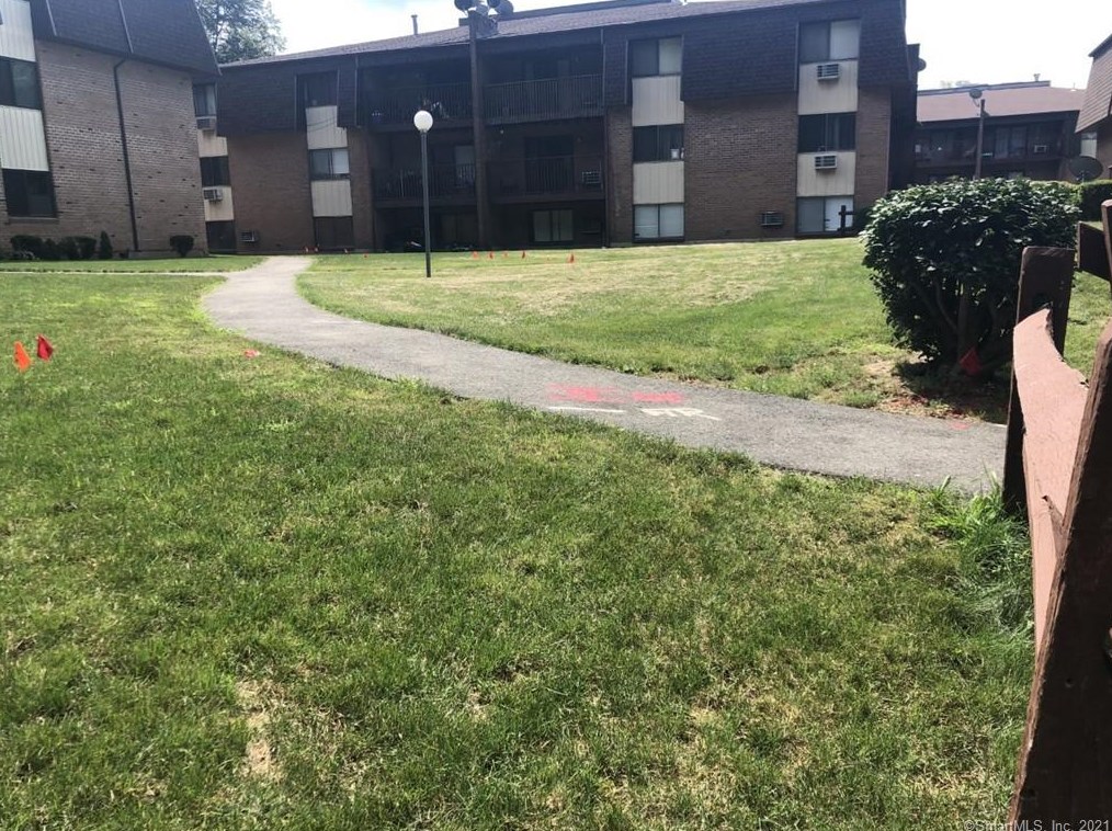525 Crown St #219, Meriden, CT 06450