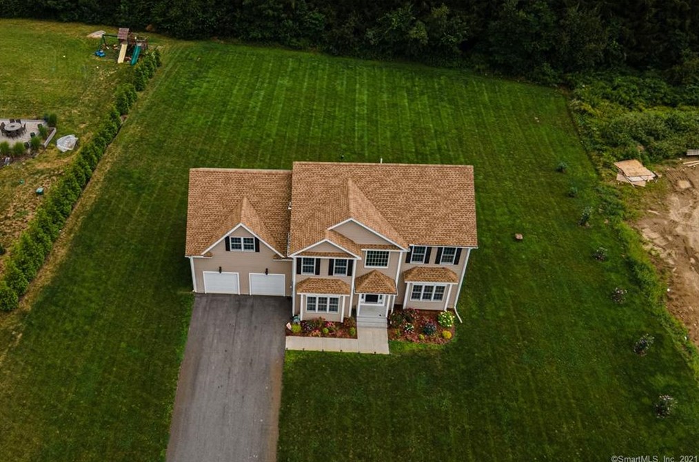 28 Skyline Dr, East Hampton, CT 06424