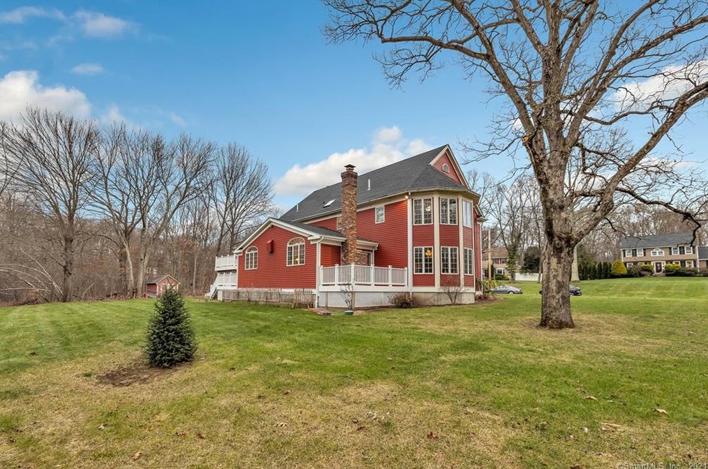 15 Pine Tree Hill Rd, Huntington, CT 06484