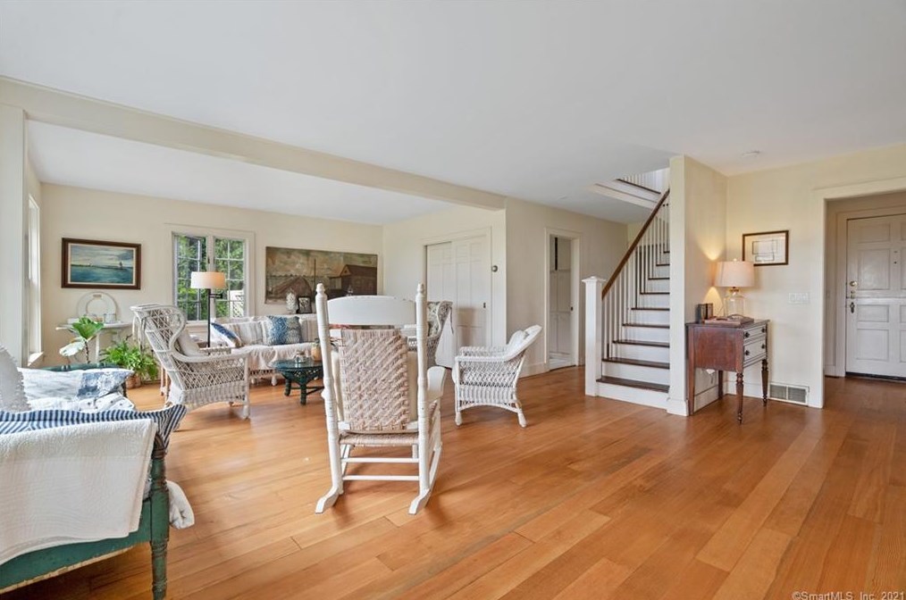 17 Agawam Ave, Fenwick CT  06475-3129 exterior