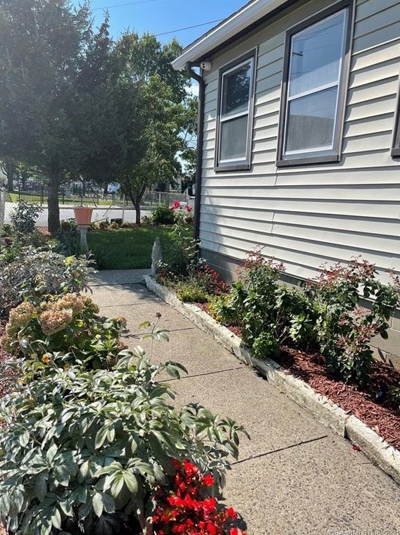 115 Oak St #1, Bridgeport, CT 06604