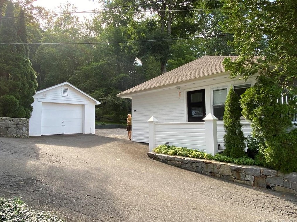 215 Mamanasco Rd #215, Ridgefield, CT 06877