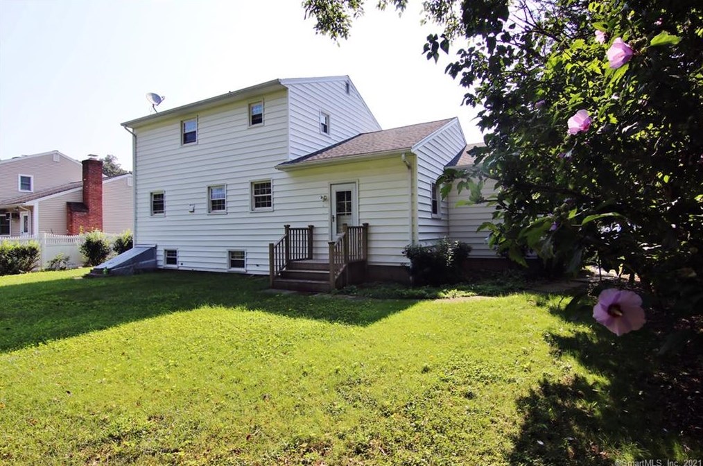 36 Autumn Ln, Stamford, CT 06906