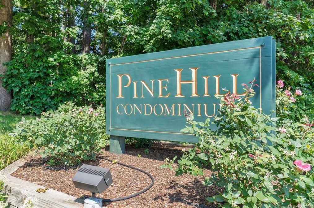 2 Gillette Ct #a, Simsbury, CT 06070
