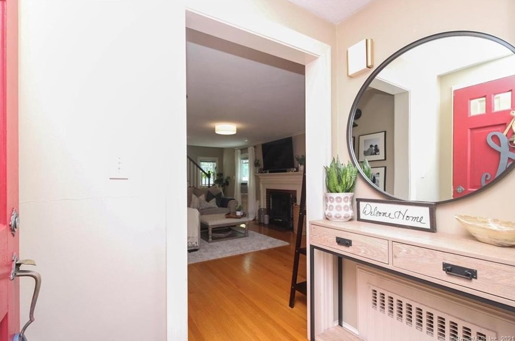 16 Auburn Rd, Hartford CT  06119-1301 exterior