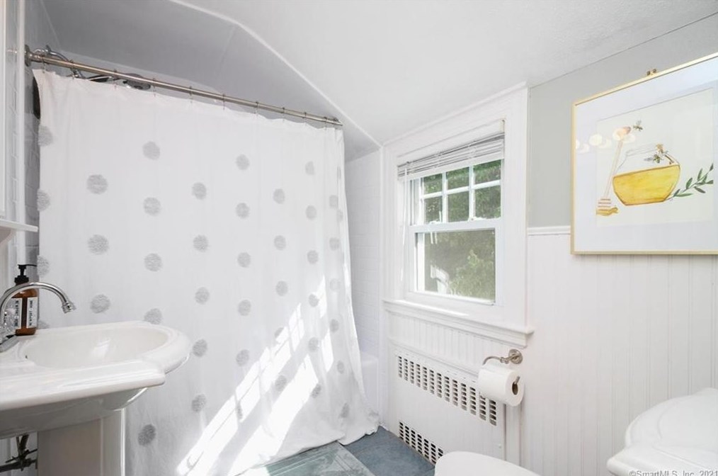 16 Auburn Rd, Hartford CT  06119-1301 exterior