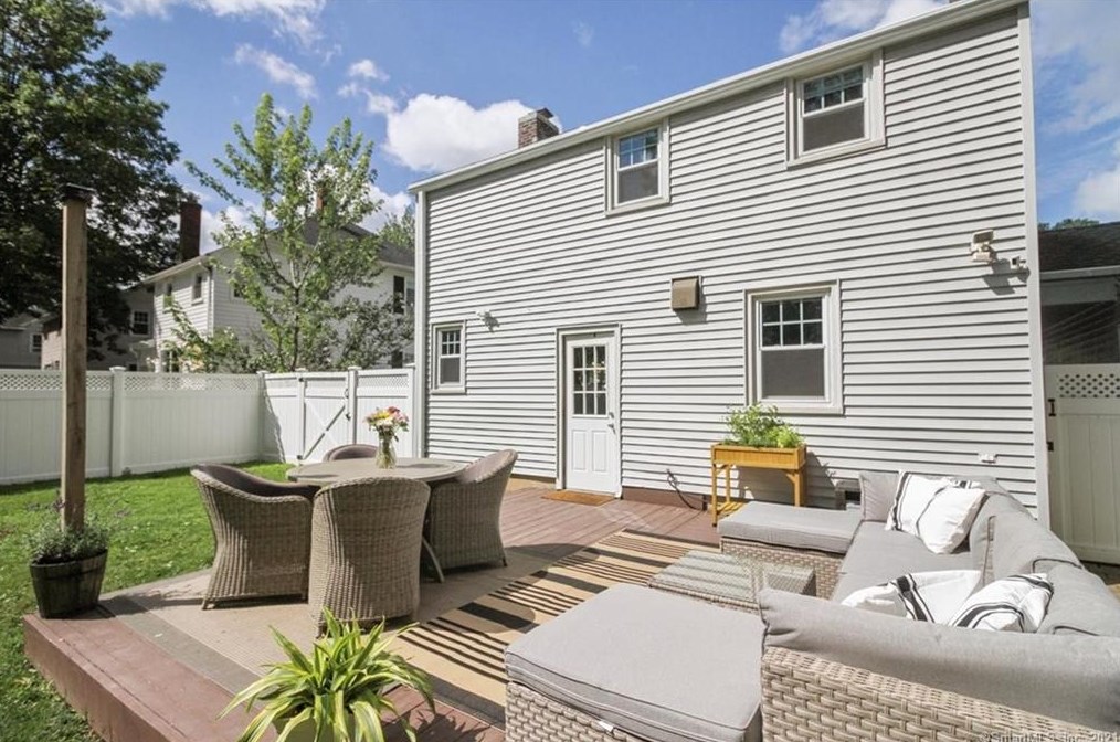 16 Auburn Rd, Hartford CT  06119-1301 exterior