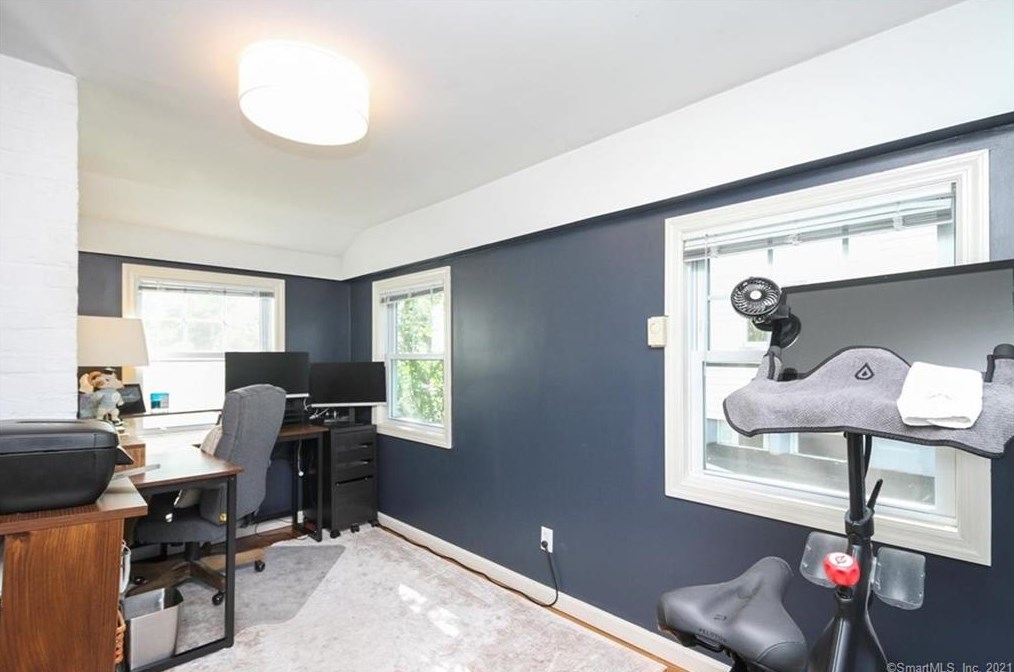 16 Auburn Rd, Hartford CT  06119-1301 exterior