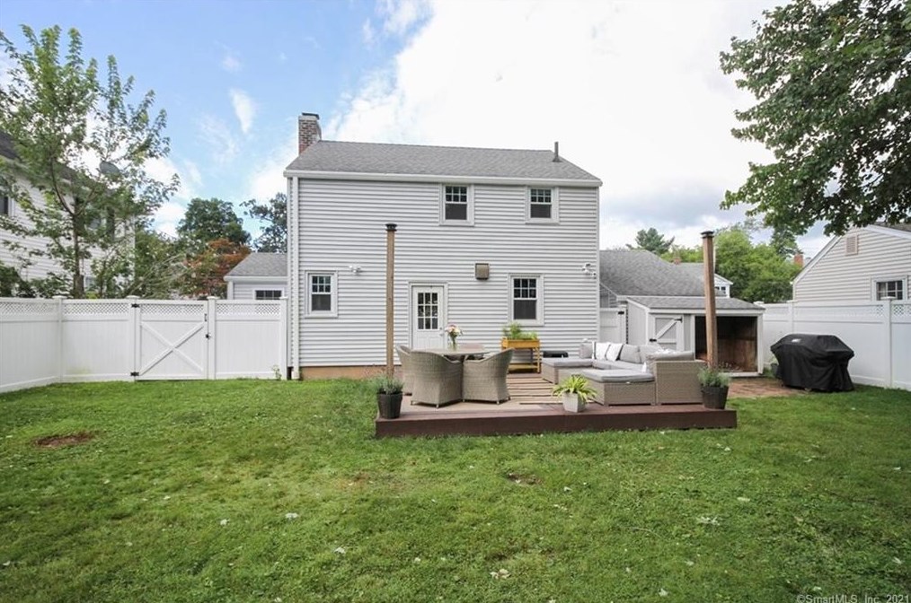 16 Auburn Rd, Hartford CT  06119-1301 exterior