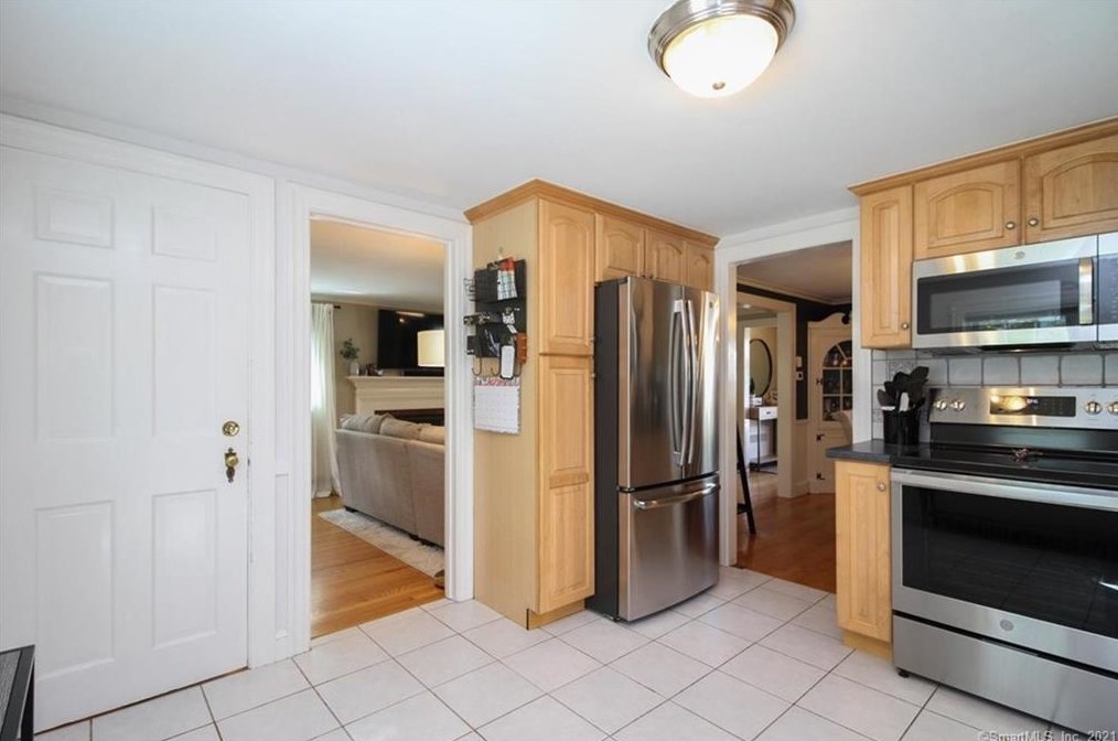 16 Auburn Rd, Hartford CT  06119-1301 exterior