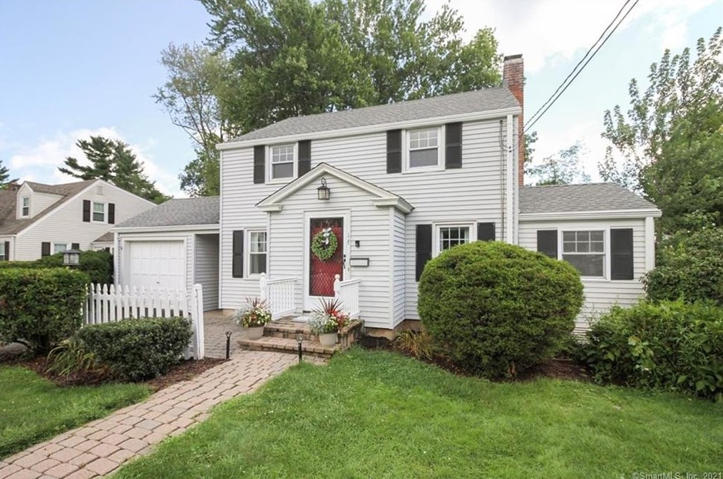 16 Auburn Rd, Hartford, CT 06119