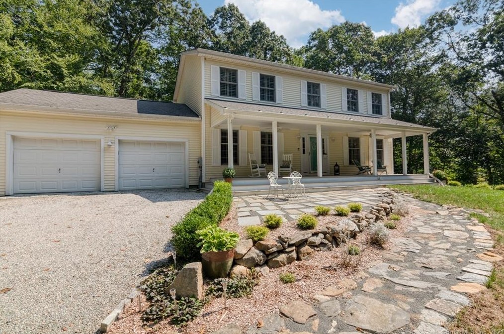 27 Eagle Ridge Dr, Essex, CT 06426