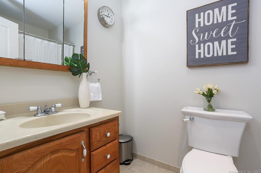 17 Birch Rise Dr, Newtown CT  06470-2005 exterior