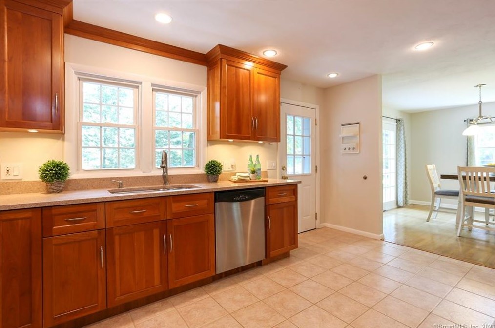 17 Birch Rise Dr, Newtown CT  06470-2005 exterior