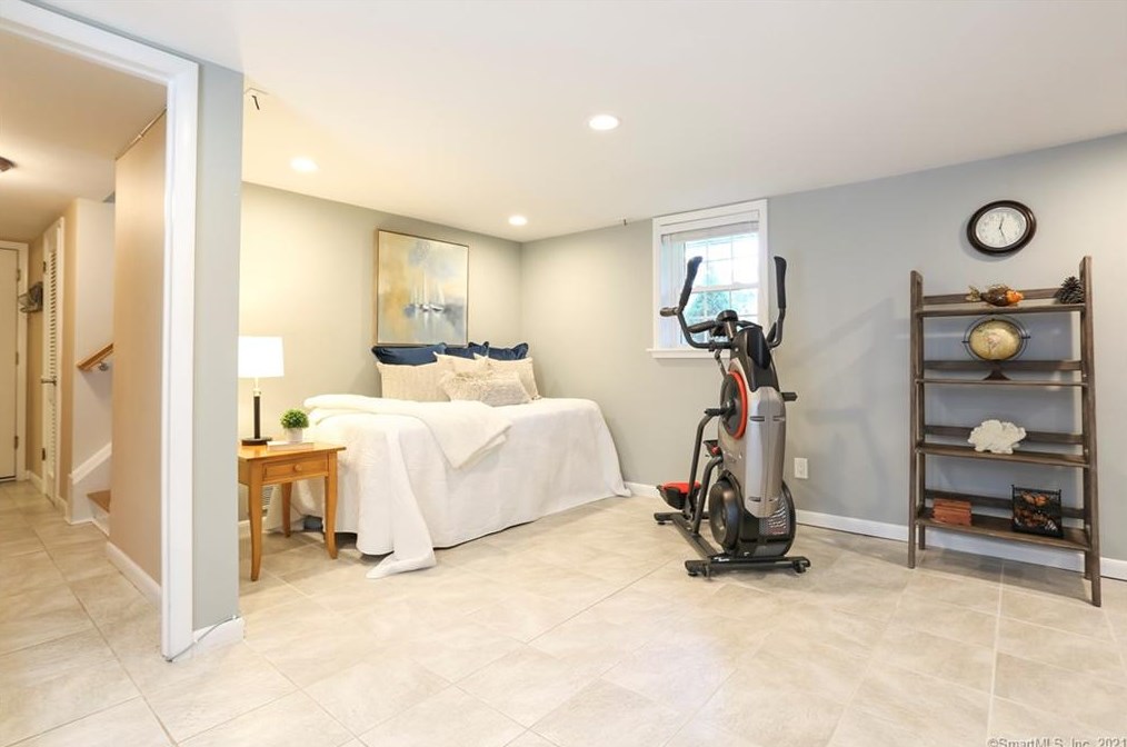 17 Birch Rise Dr, Newtown CT  06470-2005 exterior