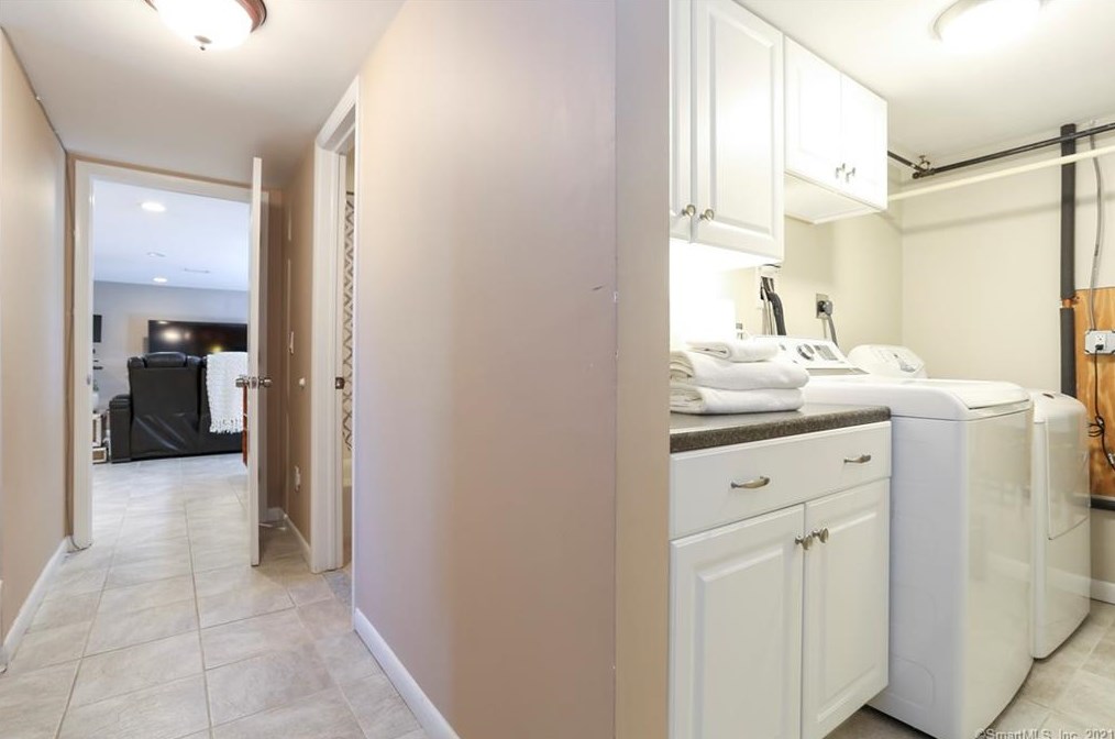 17 Birch Rise Dr, Newtown CT  06470-2005 exterior