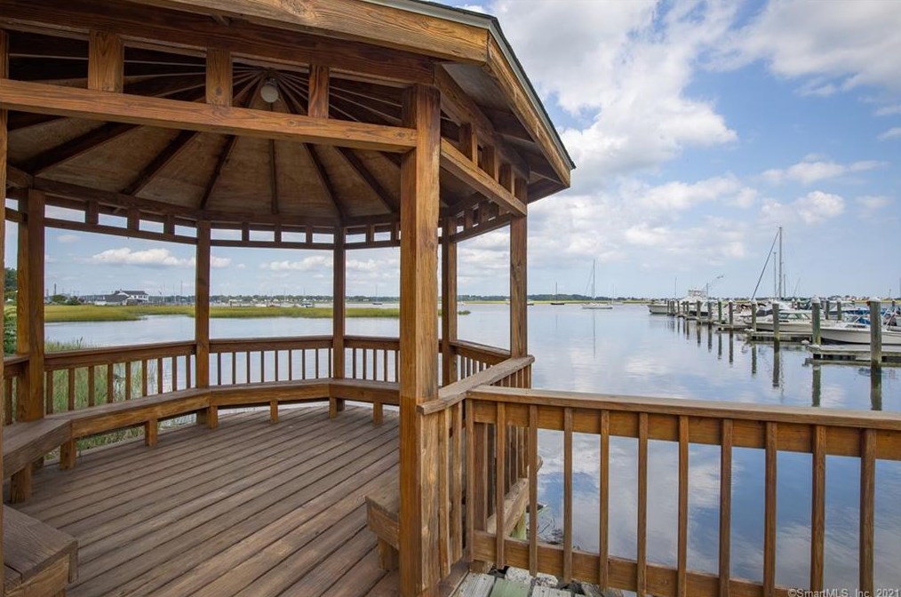 10 Harbour View Pl #10, Stratford, CT 06615