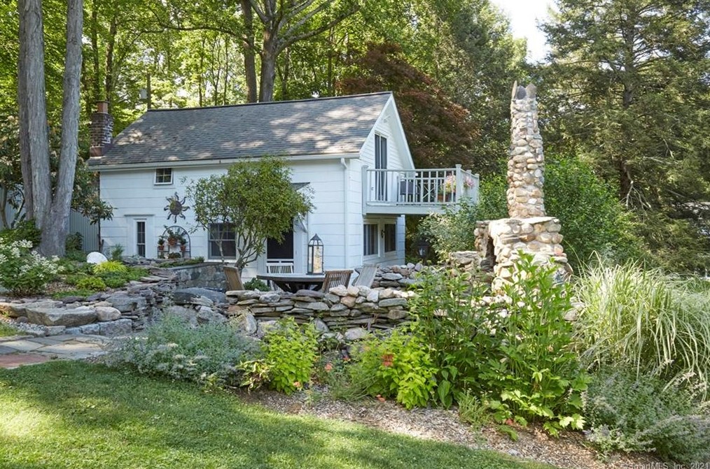29 Poor House Rd, Newtown, CT 06470