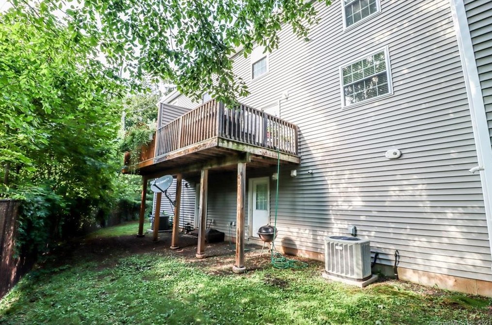 58 Leonard St, Meriden CT  06451-2086 exterior