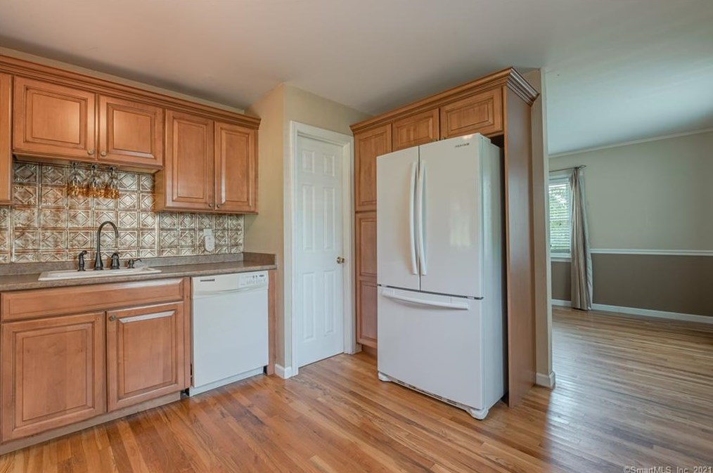 11 Sundance Rd, Danbury, CT 06810 exterior