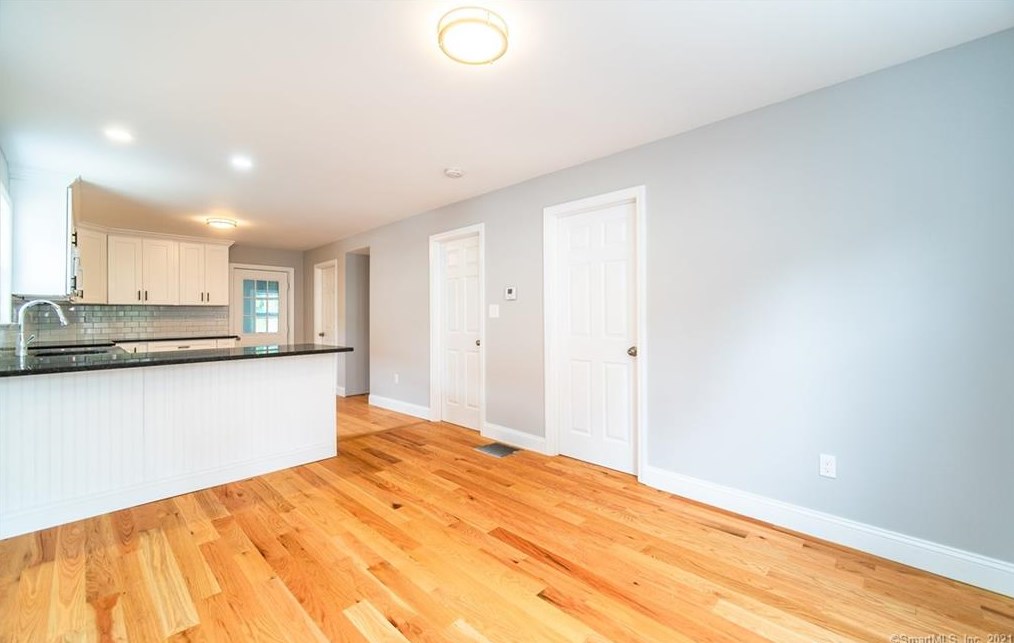 45 Anderson St, Union City, CT 06770-2901