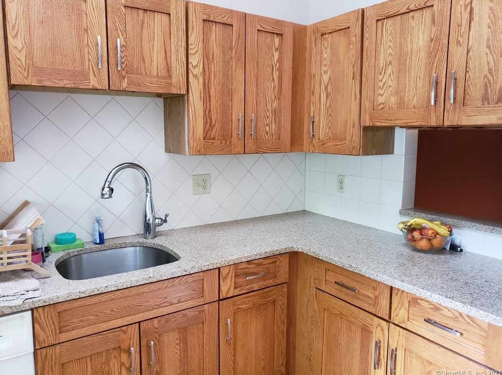 2437 Bedford St #e5, Stamford, CT 06905