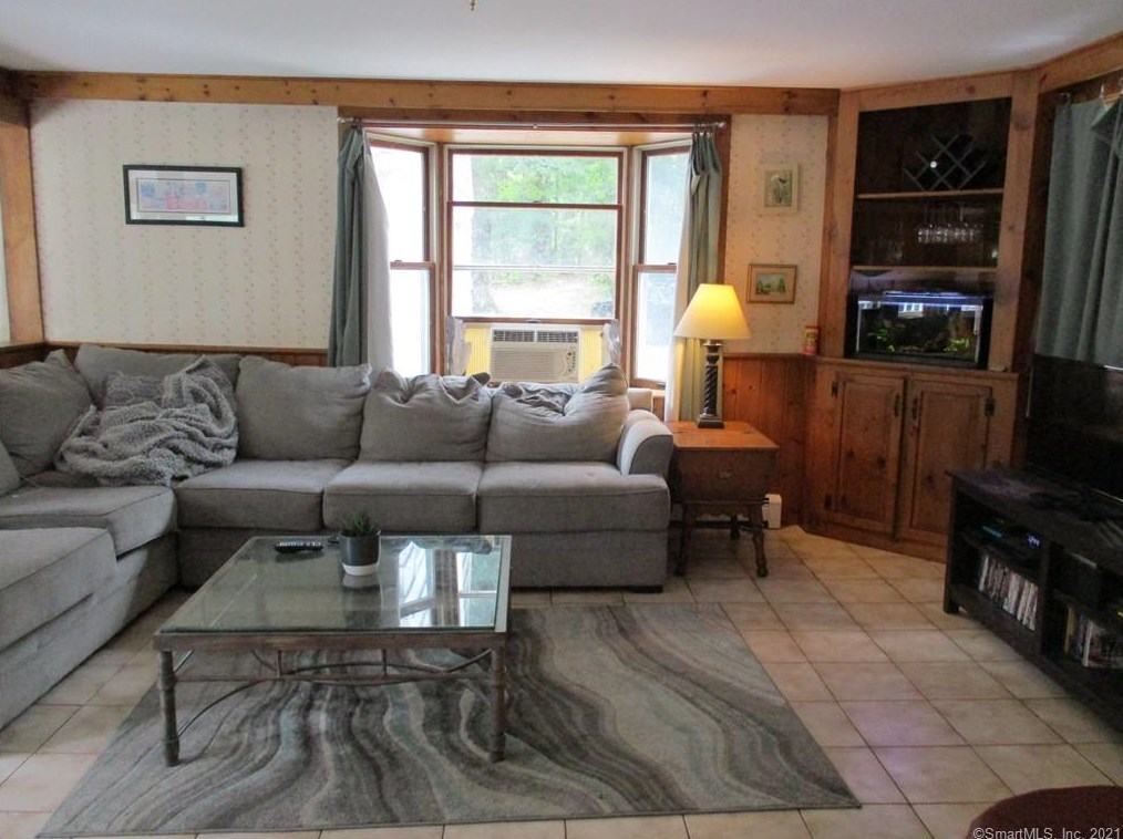 445 W Thompson Rd, Fabyan, CT 06255