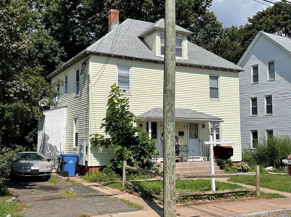63 Wadsworth St, Manchester CT  06040-4243 exterior