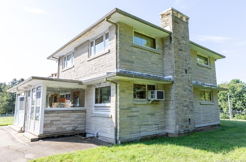 630 James Farm Rd, Stratford, CT 06614-1043