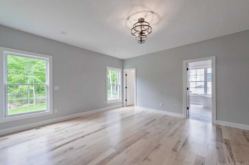 21 Arbor, East Lyme, CT 06333