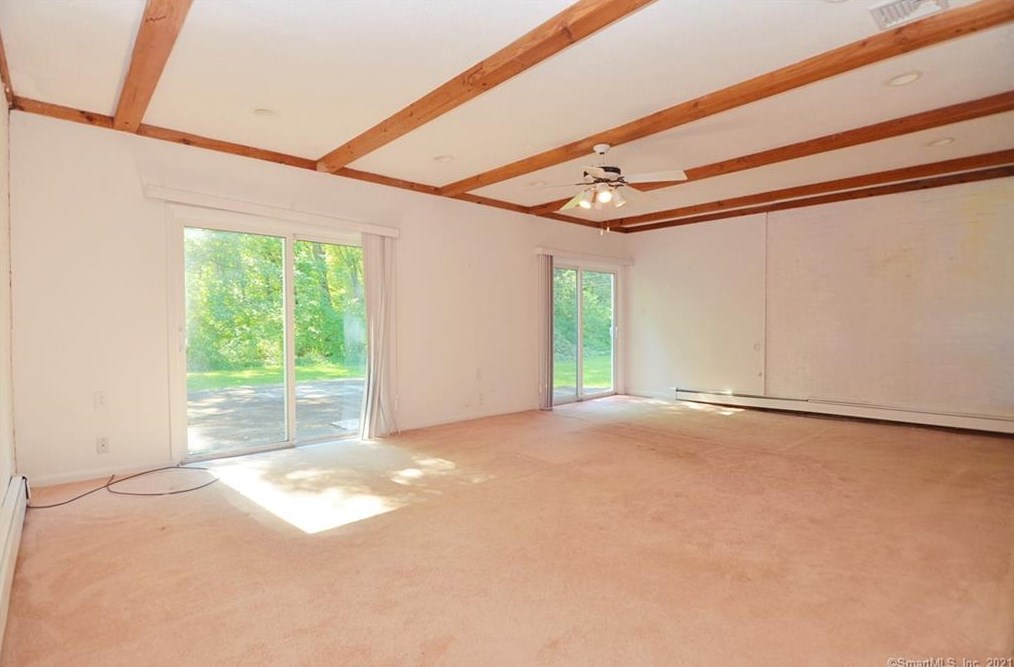 3 Appleblossom Ln, Newtown CT 06470-2241 exterior