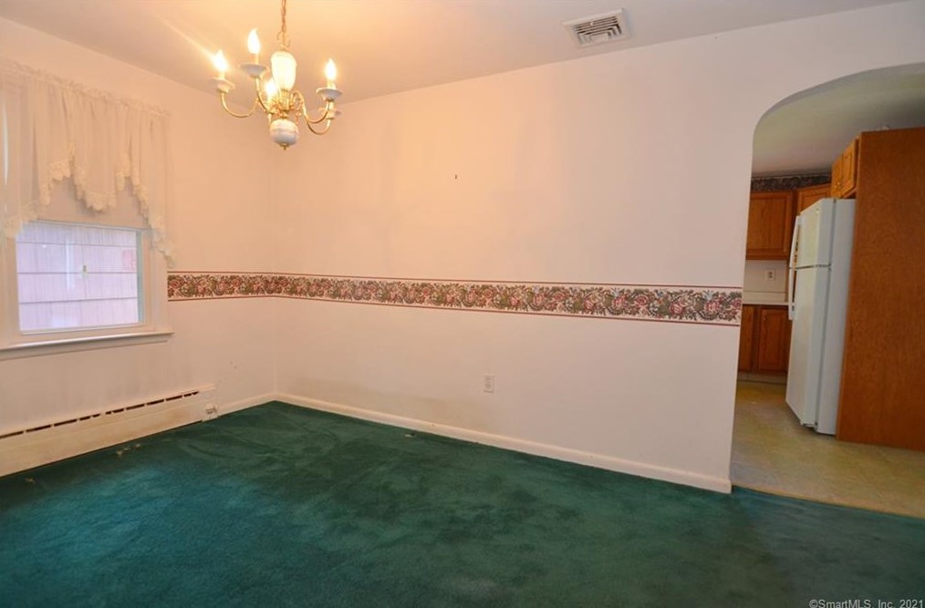 3 Appleblossom Ln, Newtown CT 06470-2241 exterior