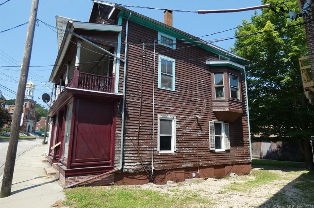 61 Main St, Lisbon, CT 06330-1346