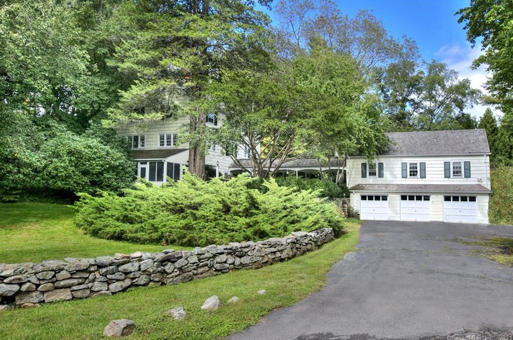 3 Charbeth Ln, Westport, CT 06880-4012
