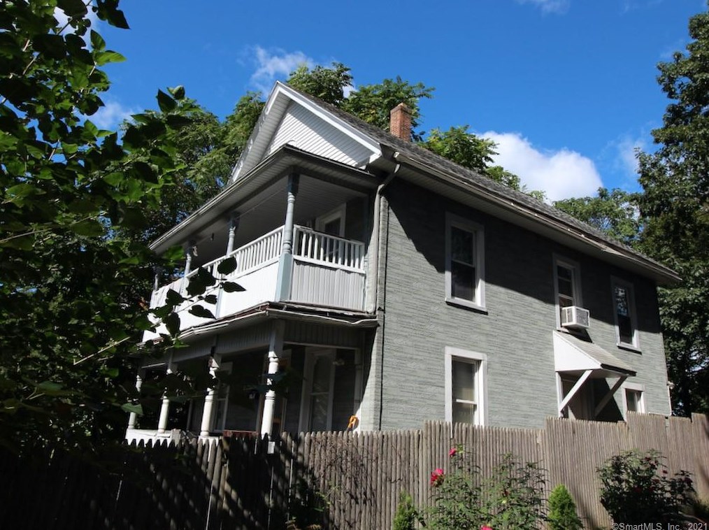 16 Prince St, Meriden, CT 06450-5728