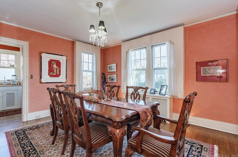 247 Terry Rd, Hartford CT 06105-1110 exterior