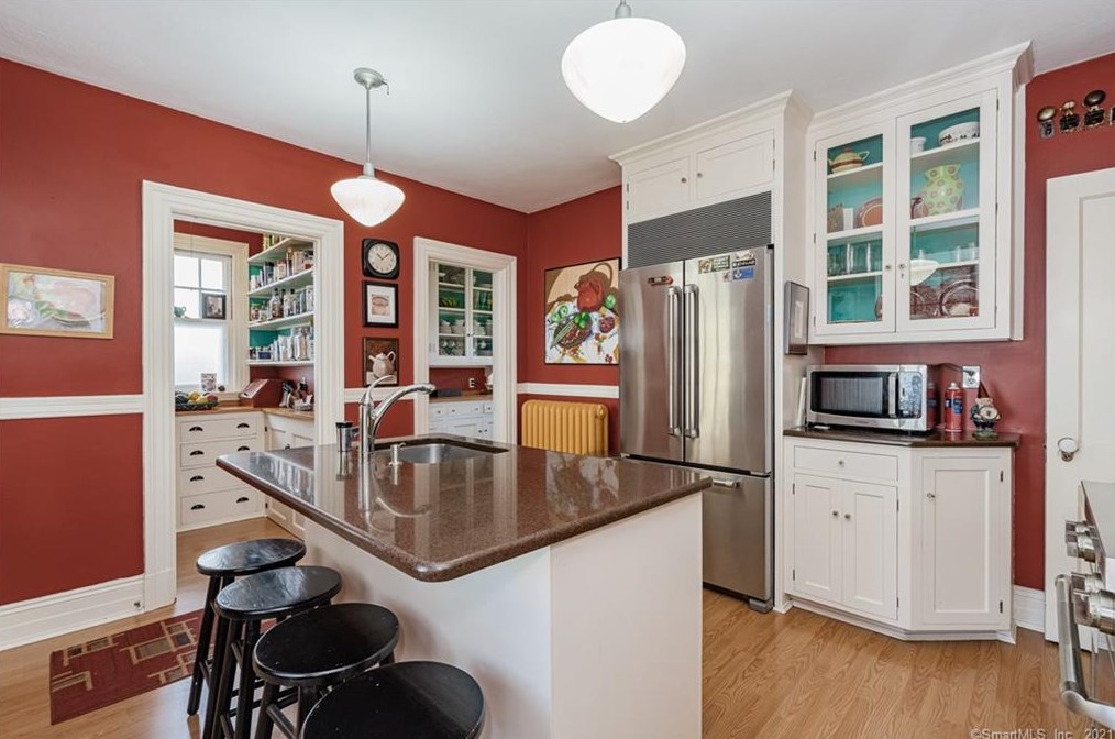 247 Terry Rd, Hartford CT 06105-1110 exterior