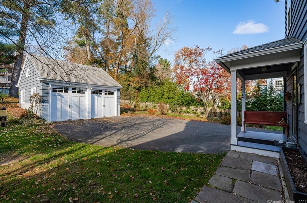 247 Terry Rd, Hartford CT 06105-1110 exterior